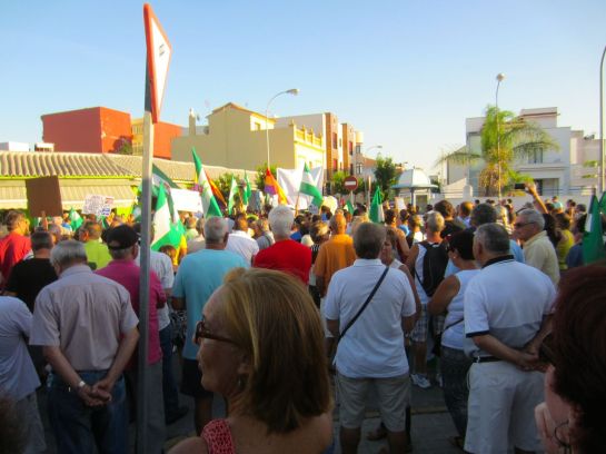 Manifestacion en La Linea, Pan, Trabajo, Techo...jpg - 53