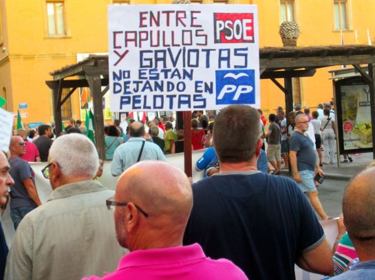 Manifestacion en La Linea, Pan, Trabajo, Techo...jpg - 81